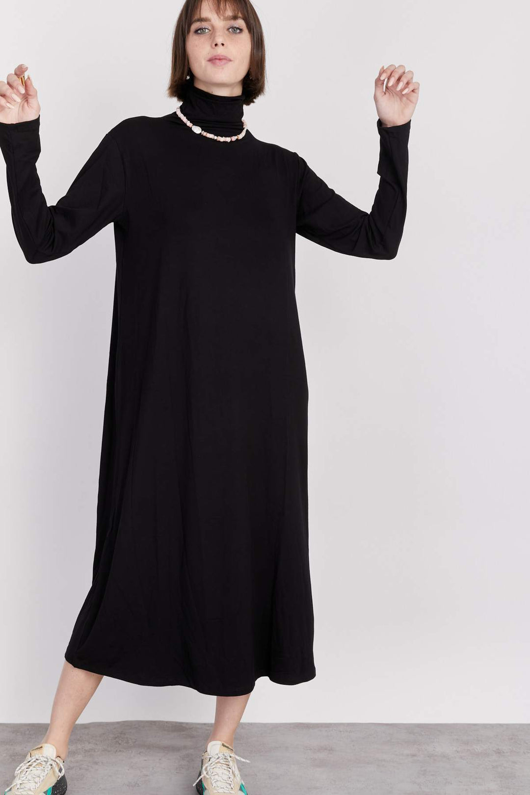 שמלת ליאו שחורה - Monochrome