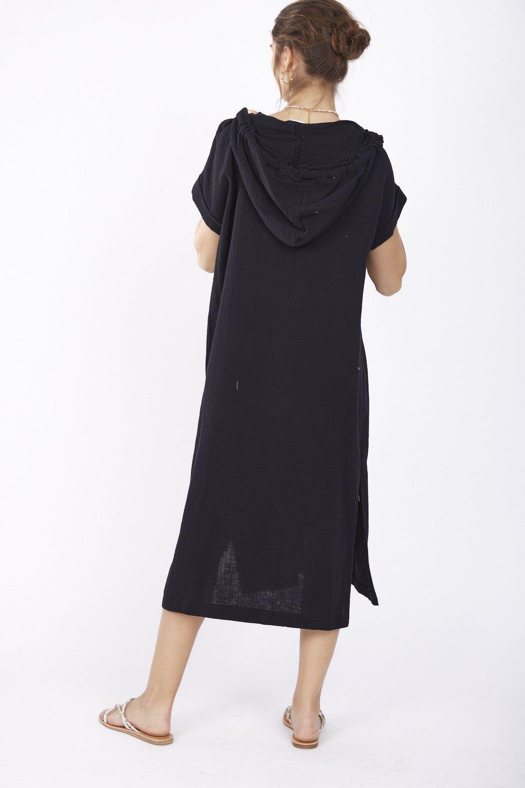 שמלת מאתיס בצבע שחור - Re
