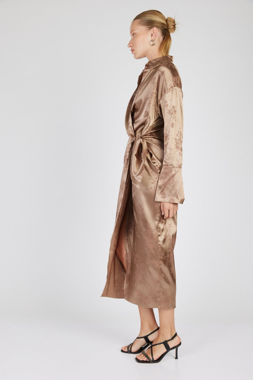 שמלת מעטפת ג'יזל בצבע חום - Mother Ofall