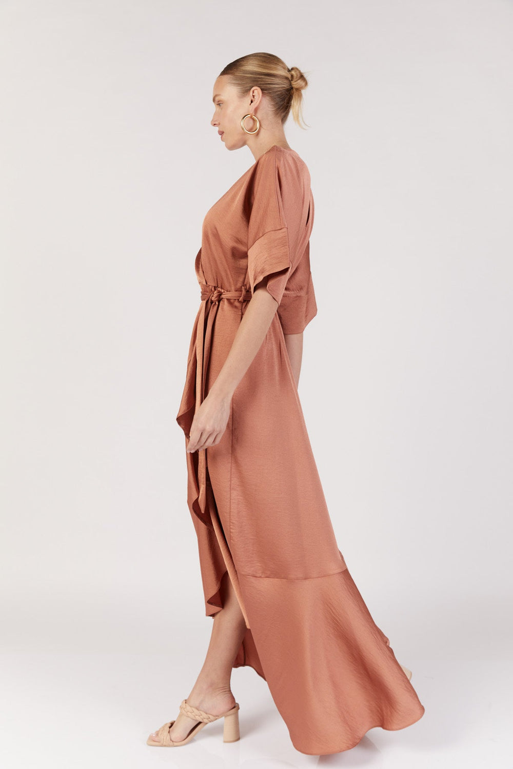 שמלת מעטפת נולה בצבע חמרה - Dana Sidi