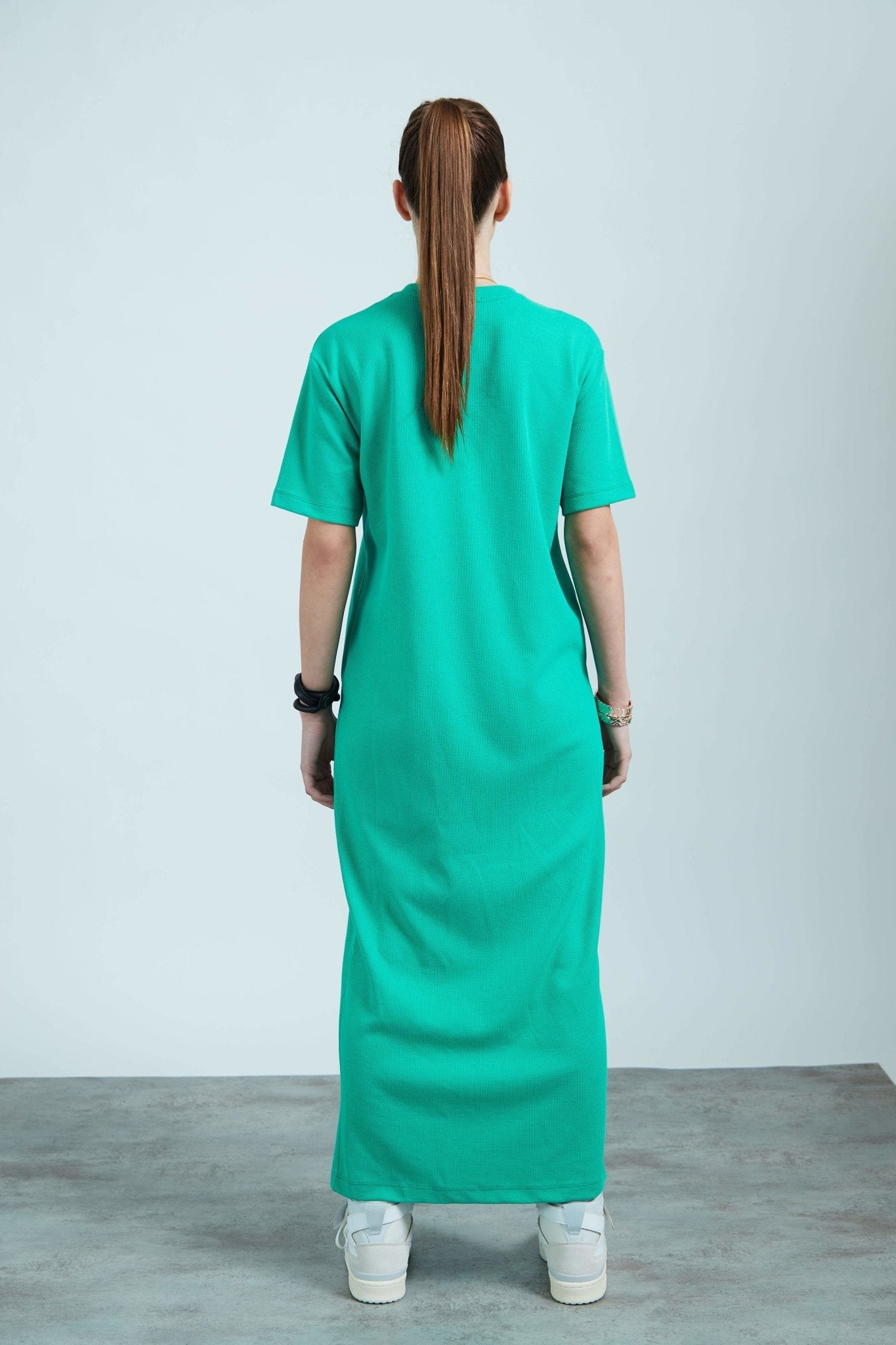שמלת מידי בצבע ירוק - Moi Collection