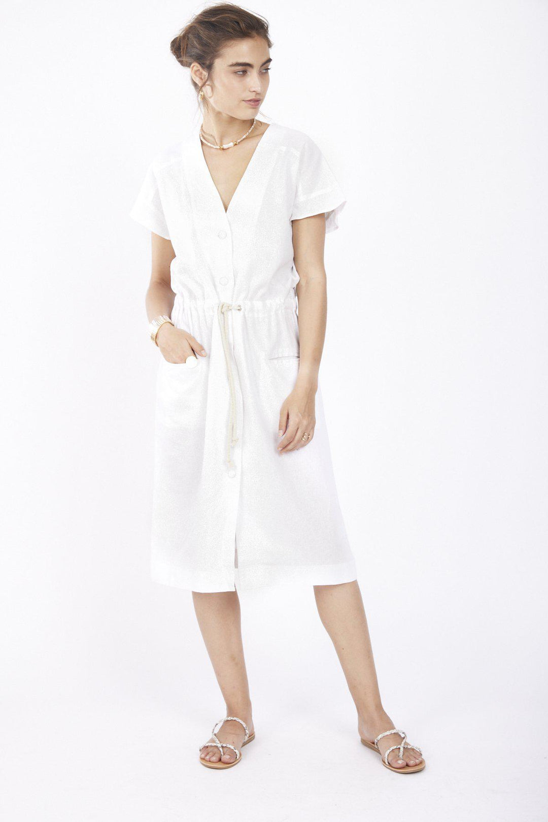 שמלת מידי פיאר בצבע לבן - Razili Studio