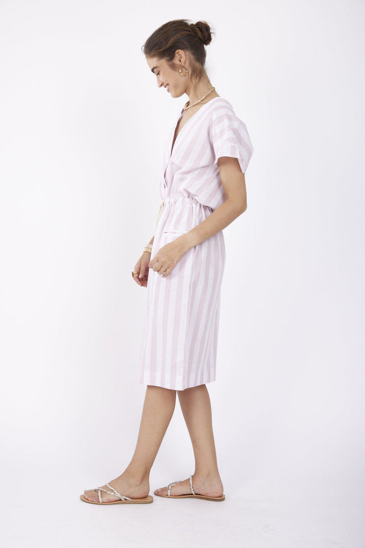 שמלת מידי פיאר בדפוס פסים ורוד לבן - Razili Studio