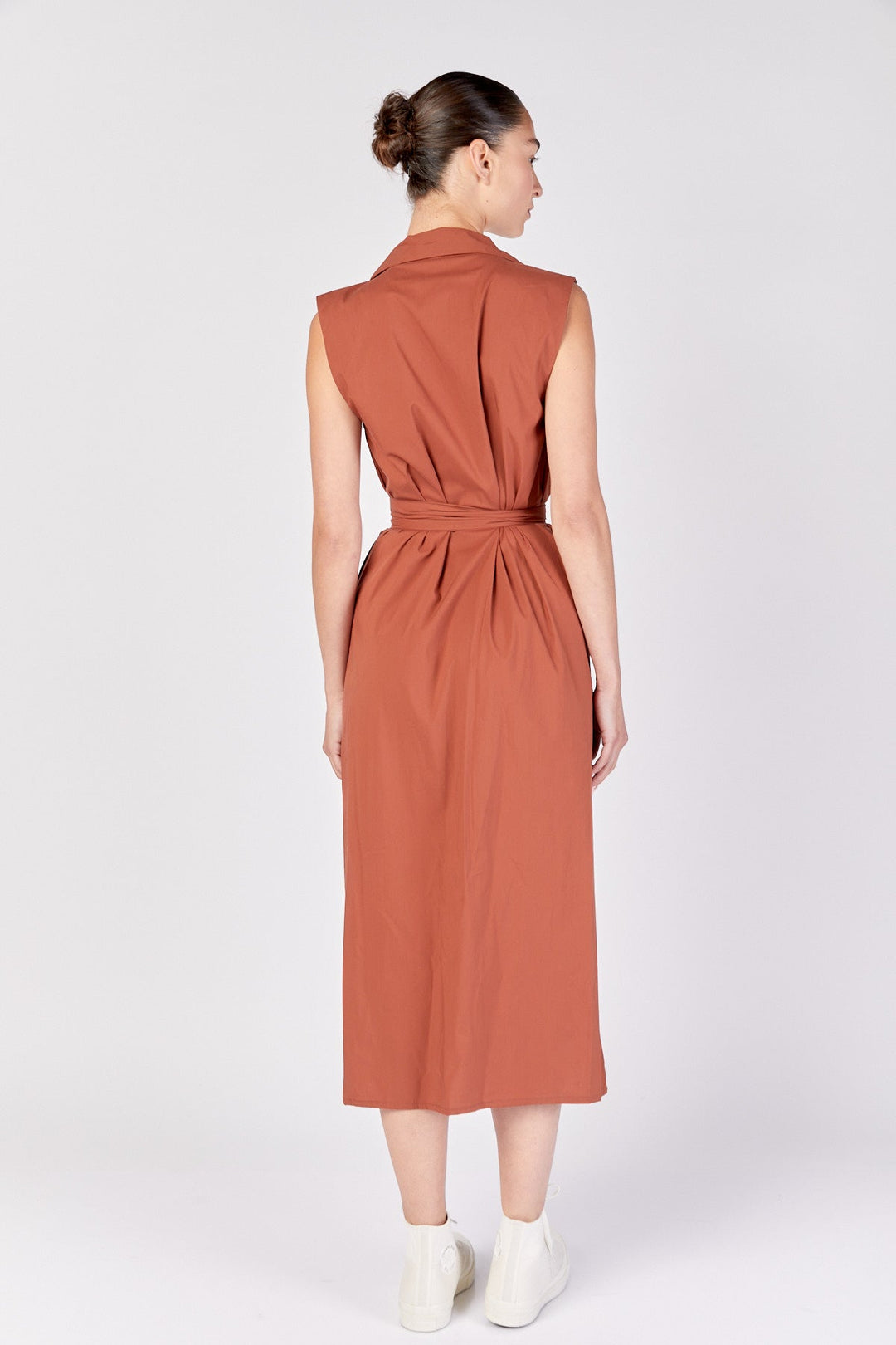 שמלת מידי מחוייטת רנה בצבע חום - Ella Levy