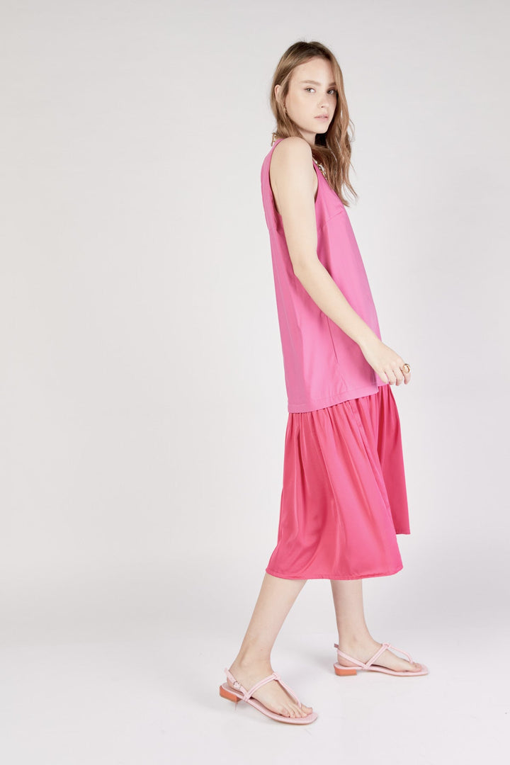 שמלת מידי ריזלינג בצבע ורוד - Razili Studio