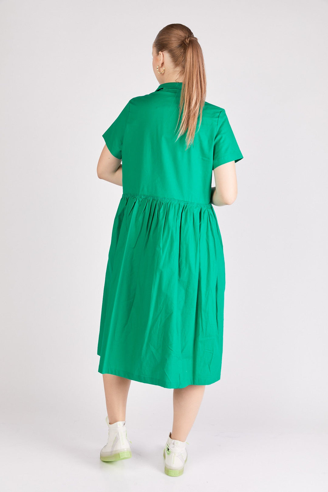 שמלת מידי ויקטוריה בצבע ירוק - Monochrome
