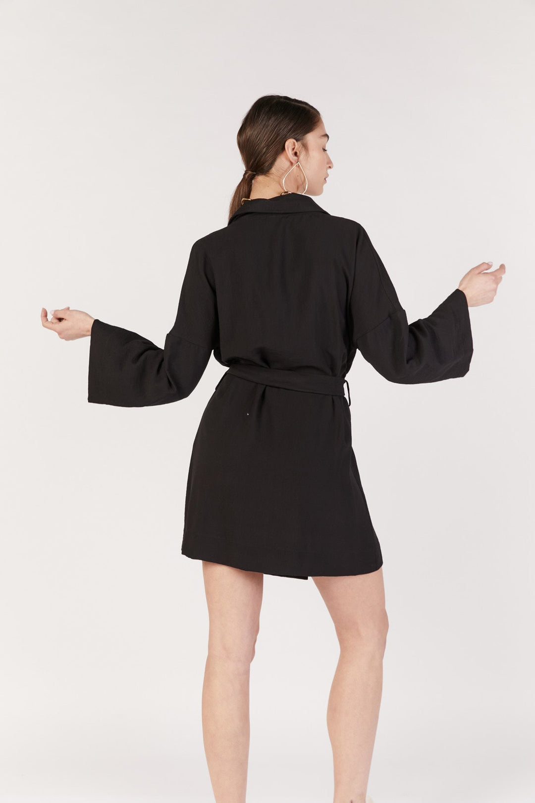 שמלת מיני אפרודיט בצבע שחור - Re