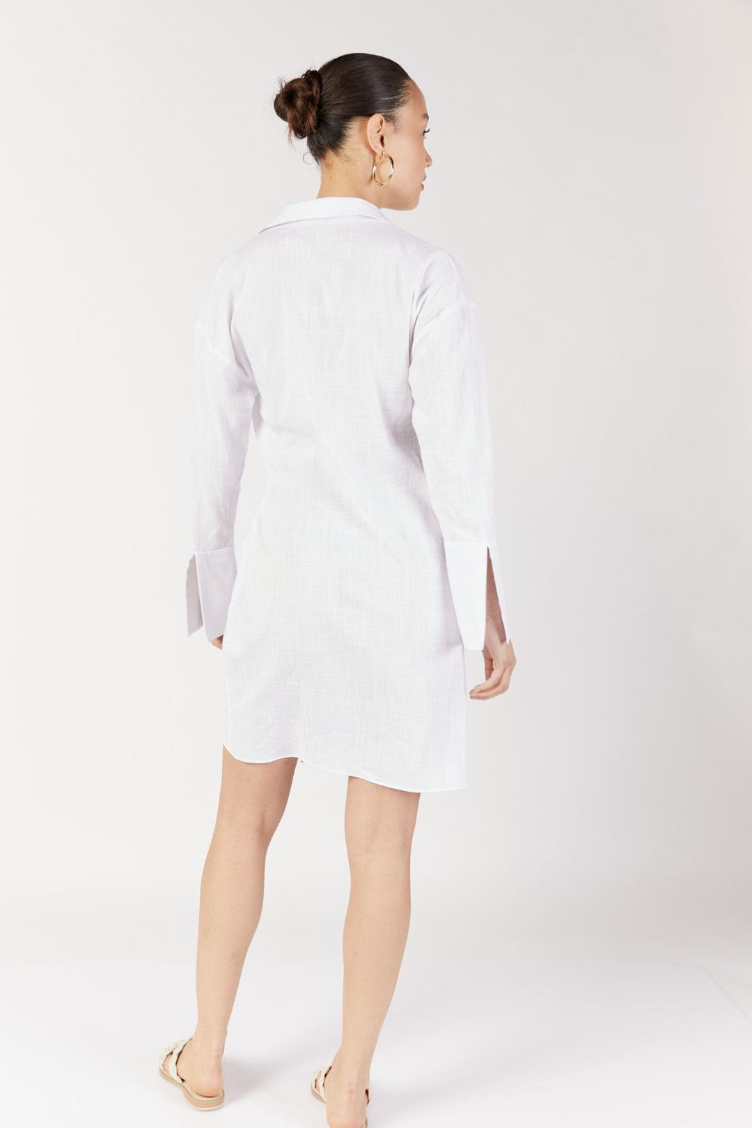 שמלת מיני מעטפת ג׳יזל בצבע לבן - Mother Ofall