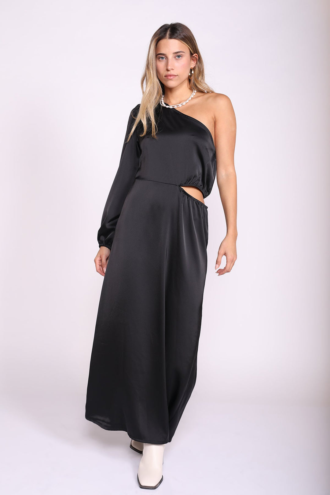 שמלת מקסי קרלה בצבע שחור - Re