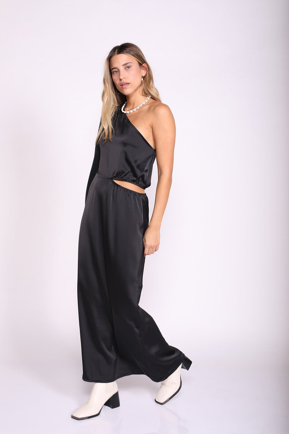 שמלת מקסי קרלה בצבע שחור - Re