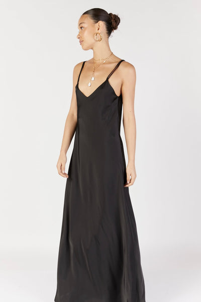 שמלת מקסי סאטן בצבע שחור - Moi Collection