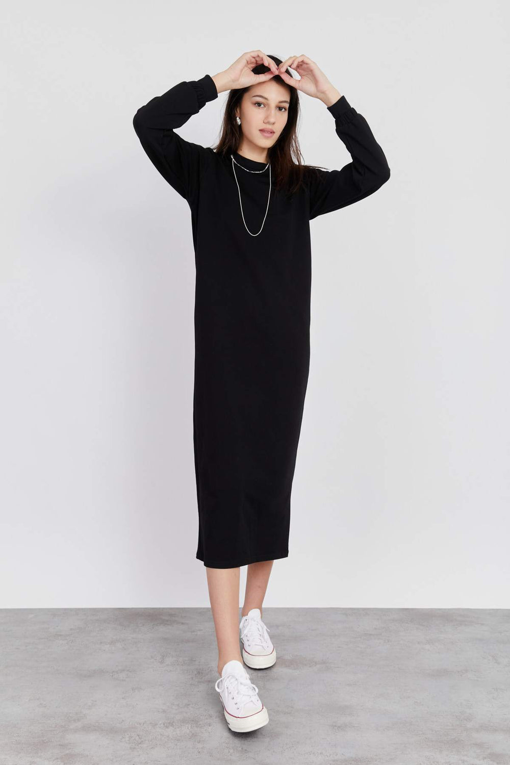 שמלת טרי בצבע שחור - Razili Studio