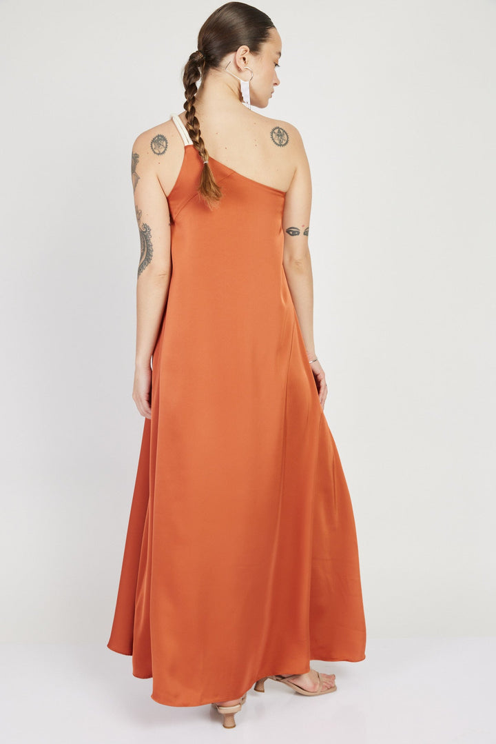 שמלת רודאו וואן שולדר בצבע חמרה - Razili X Noritamy