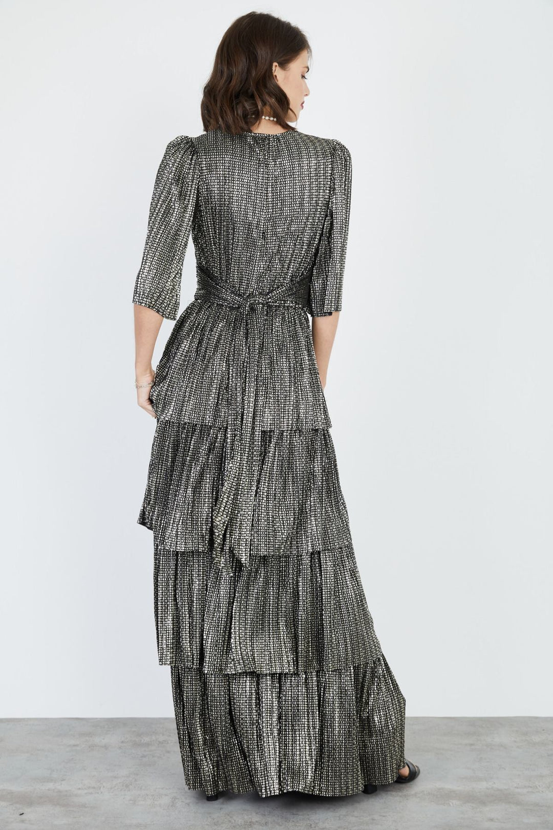 שמלת סיה בצבע שחור וזהב - Sabina Musayev