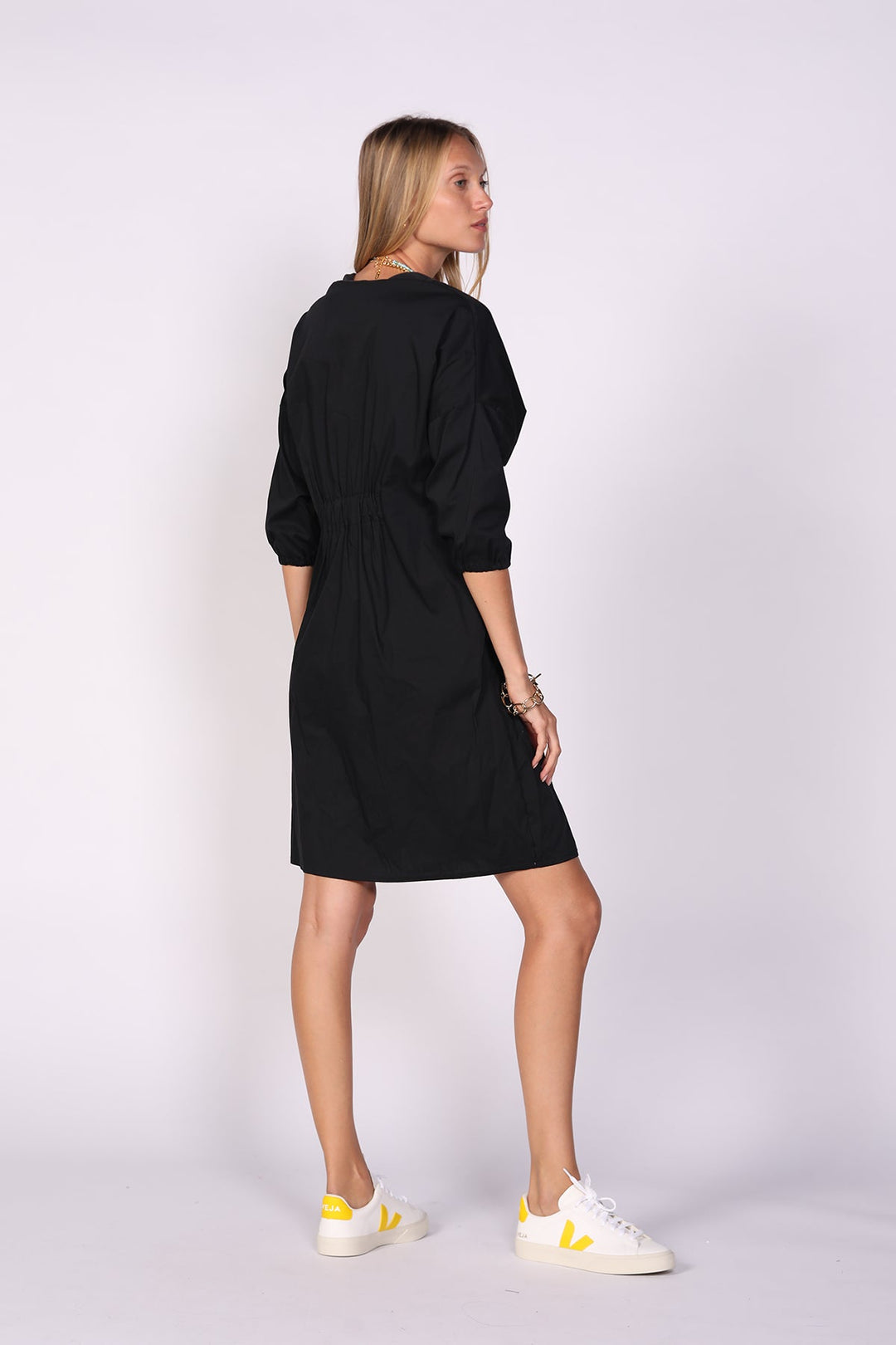 שמלת חורף אורגמי בצבע שחור - Ayelet Weinman