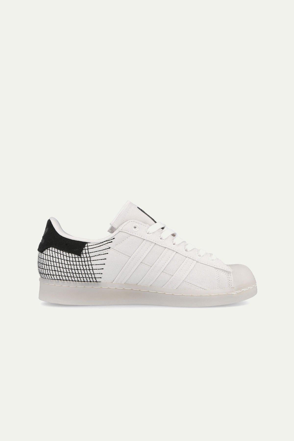סניקרס Superstar Primeblue בצבע לבן - Adidas