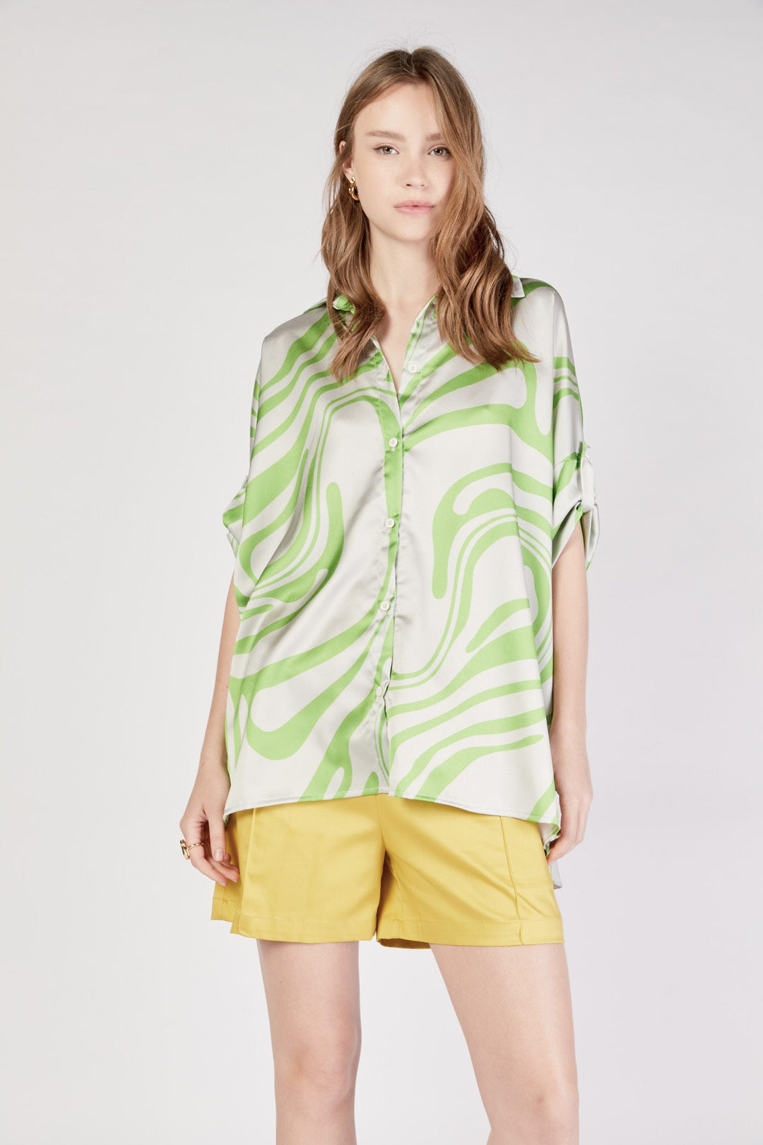 חולצה מכופתרת הדפס מופשט בצבע ירוק - Dana Sidi
