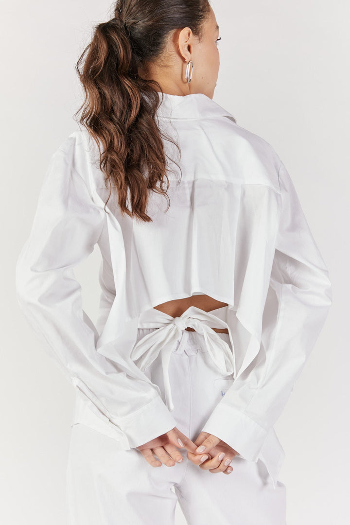 חולצה מכופתרת עם קשירה בצבע לבן - Razili Studio