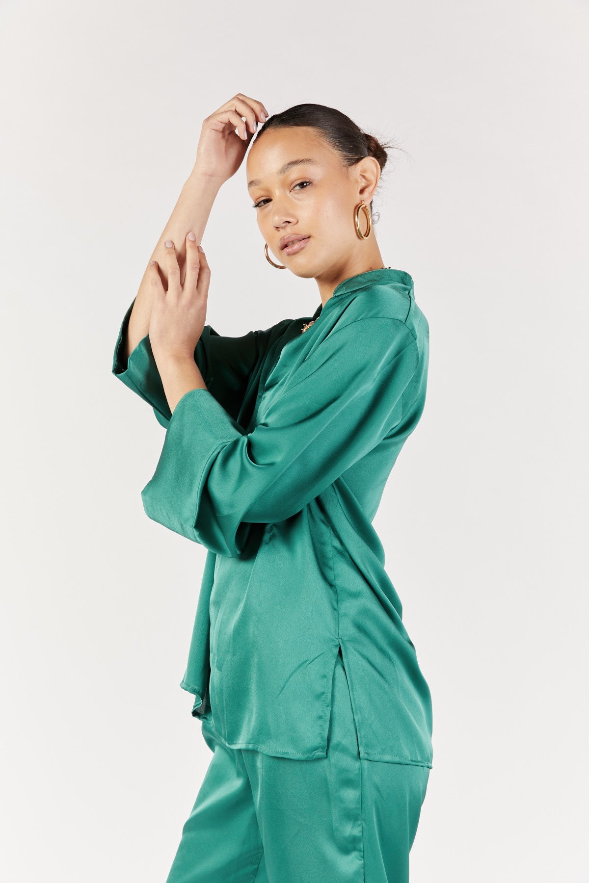 חולצה מכופתרת זוהרה בצבע ירוק - Dana Sidi