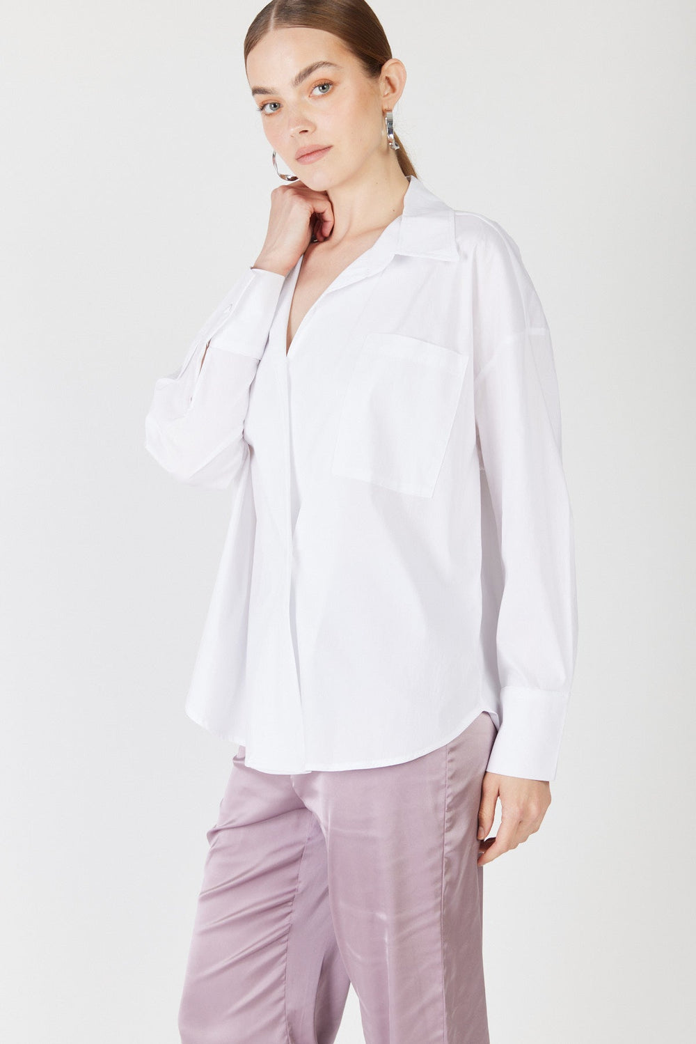 חולצת אובר שירט Air בצבע לבן - Razili Studio