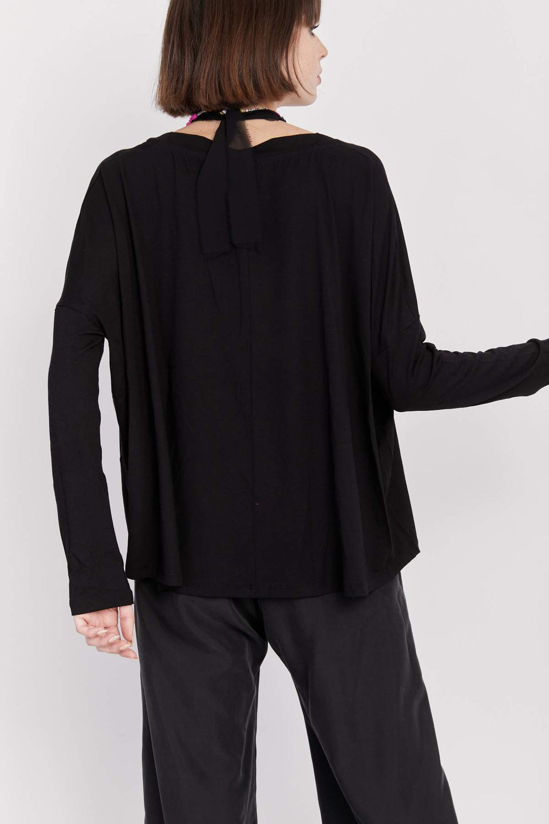 חולצת פאבלו שחורה - Monochrome