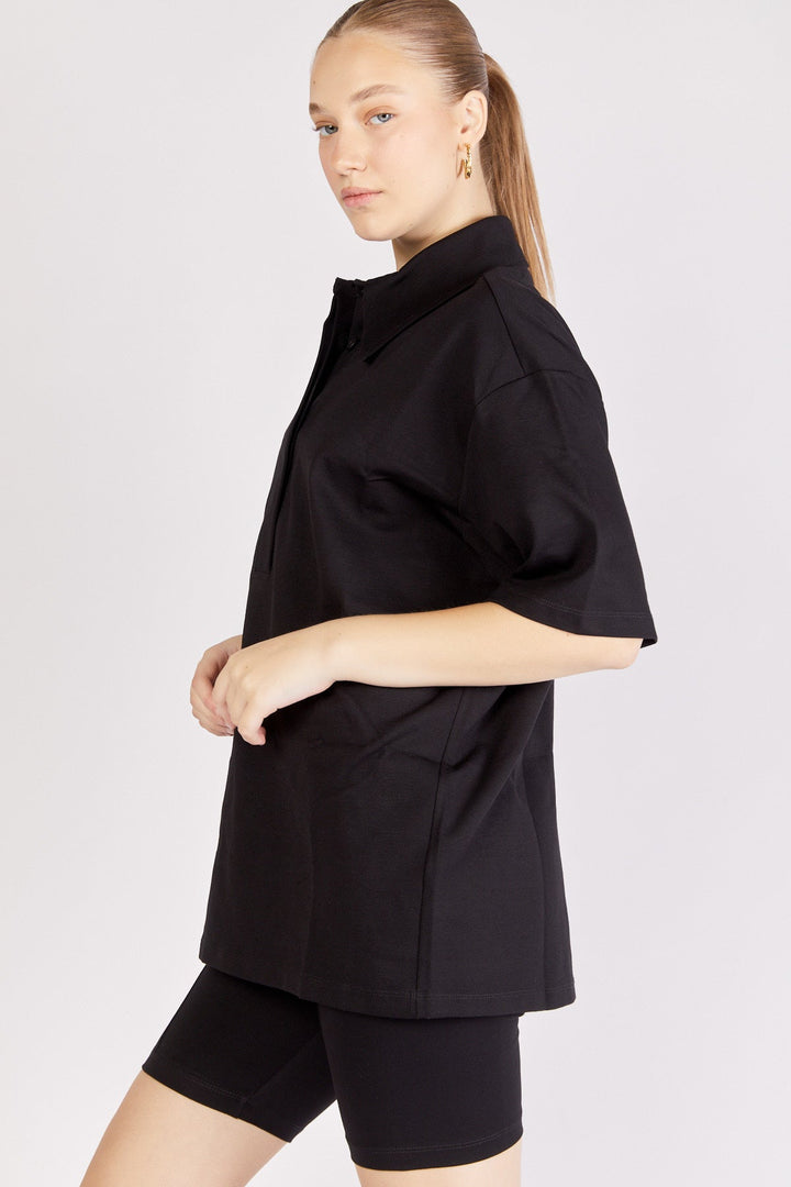 חולצת פולו פייפ קצרה בצבע שחור - Razili Studio