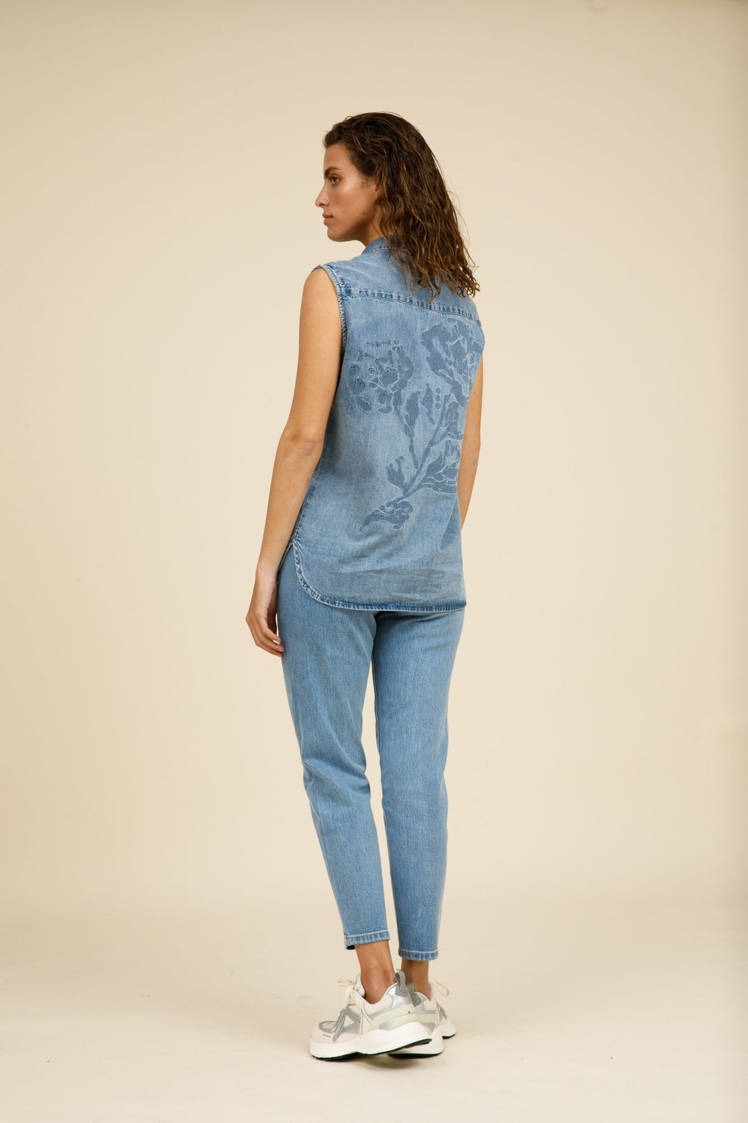 חולצת ג׳ינס יוליה בצבע כחול - M By Maskit