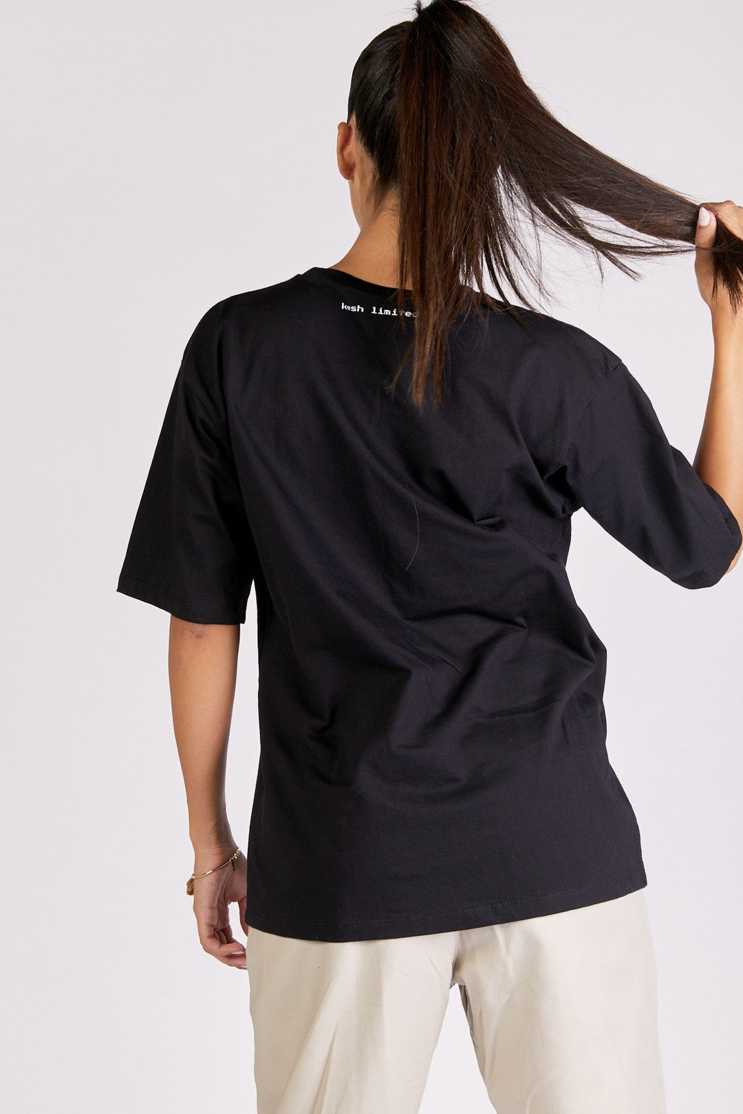 חולצת טי שירט ריבוט בצבע שחור - Kesh Limited