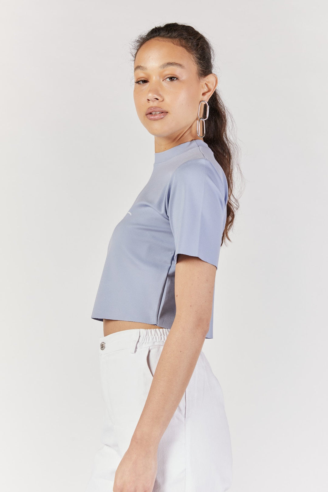 חולצת טי שרט ריבוט קרופ בצבע תכלת - Kesh Limited