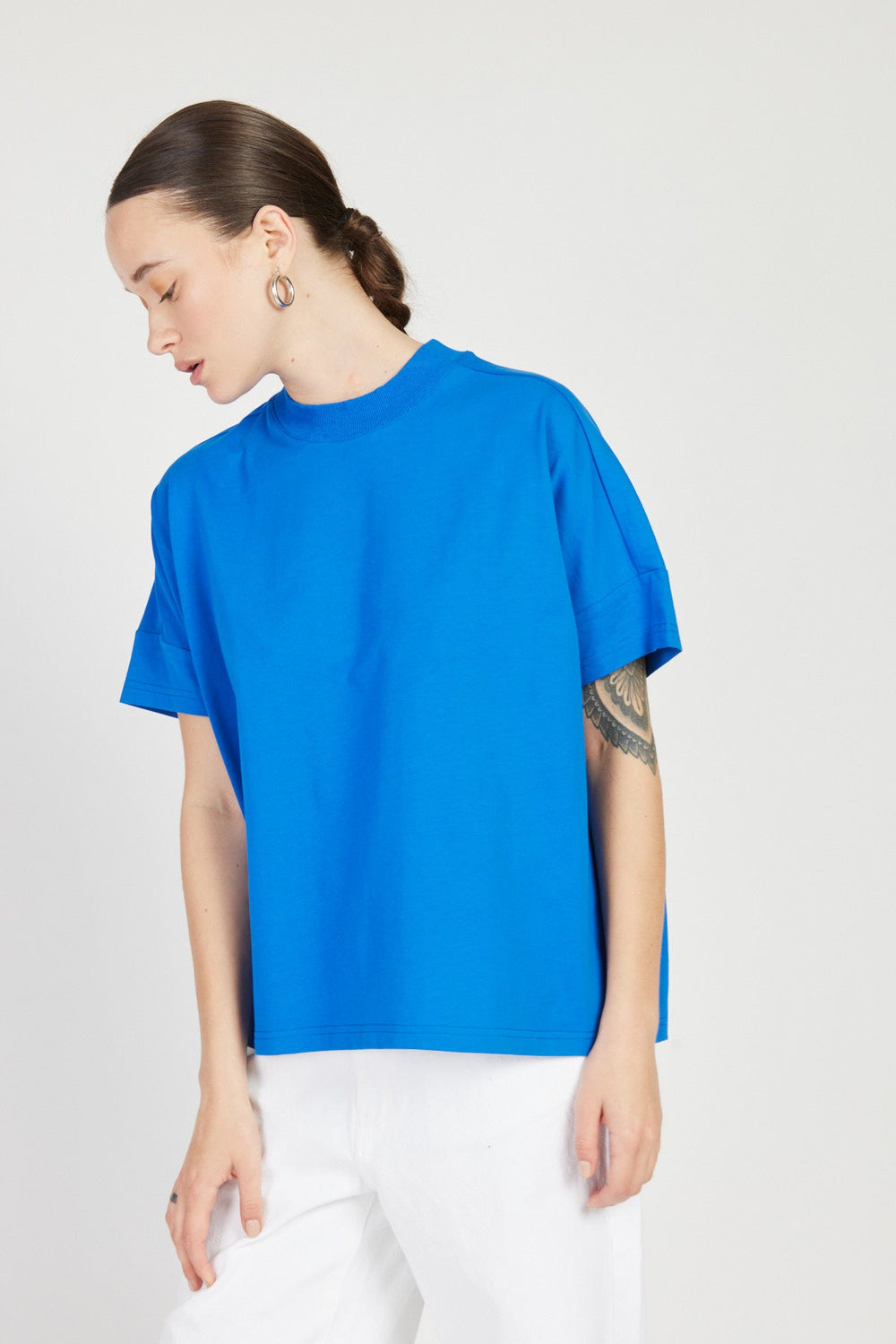 חולצת קארמן בצבע כחול רויאל - Terra