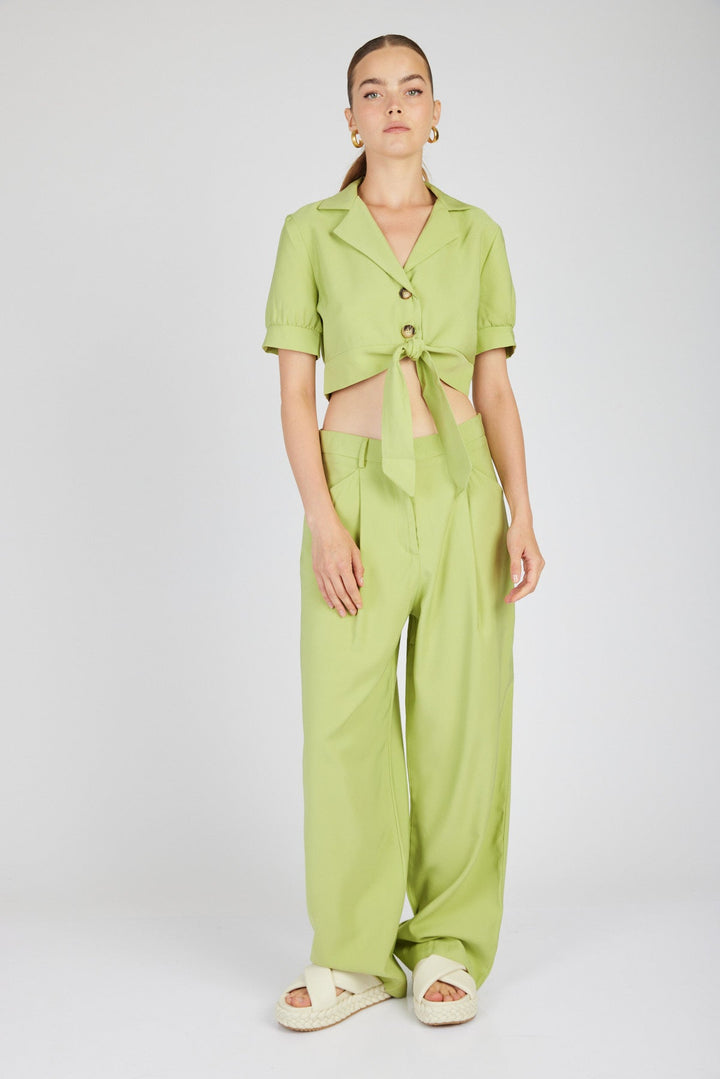 חולצת קרופ פארו בצבע ירוק בהיר - Razili Studio