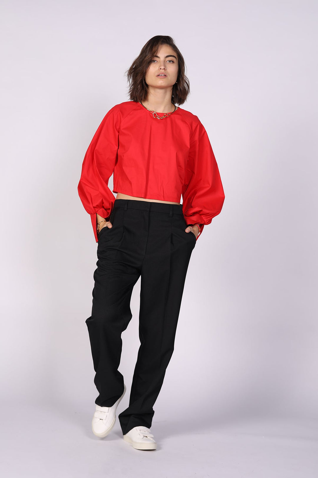 חולצת קרופ קייט בצבע אדום - Re