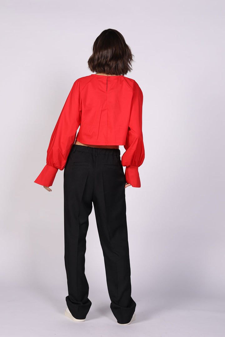 חולצת קרופ קייט בצבע אדום - Re