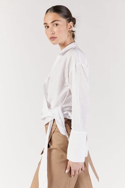חולצת מעטפת ג׳יזל שרוול ארוך בצבע לבן - Mother Ofall