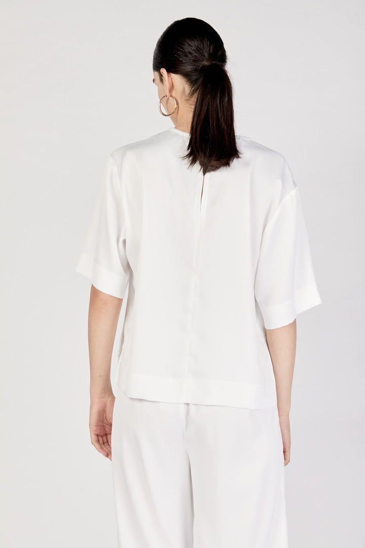 חולצת מוסקט בצבע לבן - Razili Studio
