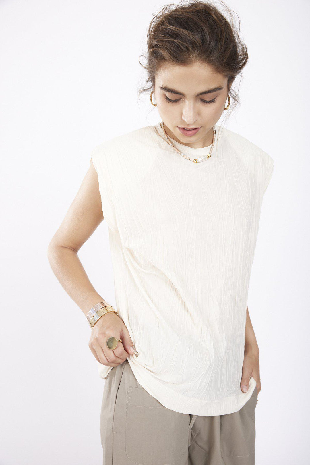 חולצת סמרה בצבע שנהב - Sabina Musayev