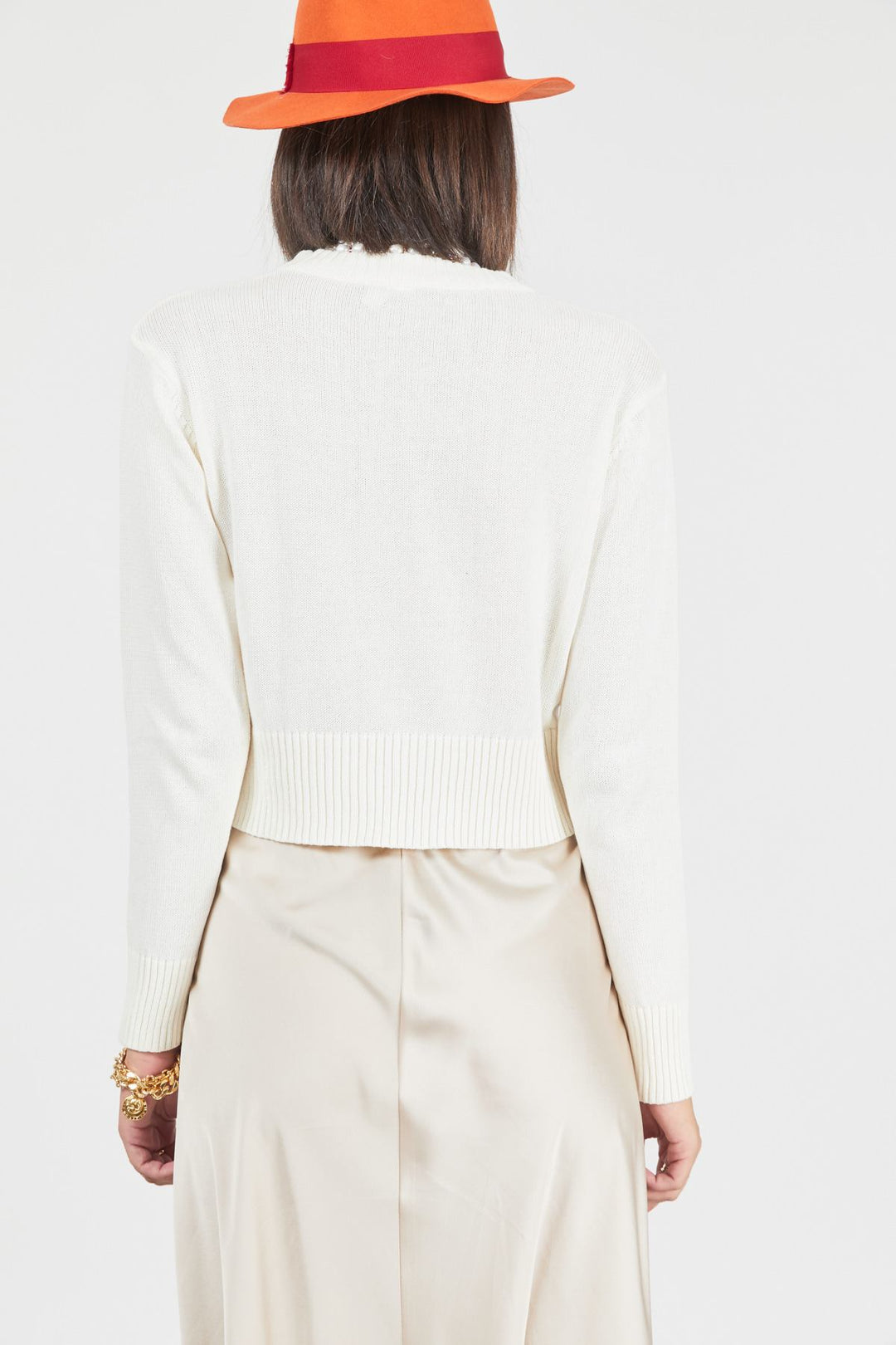 חולצת סריג קרופ וירג׳יניה בצבע לבן - Razili Studio