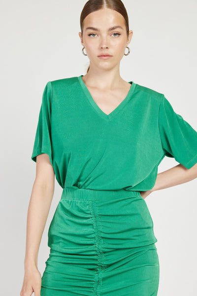 חולצת וי עם כריות כתפיים אטה בצבע ירוק - Dana Sidi