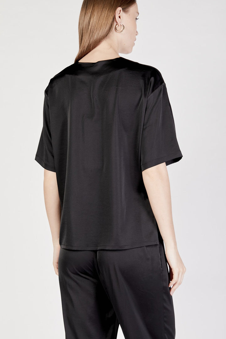 חולצת טורונטו בצבע שחור - Razili Studio