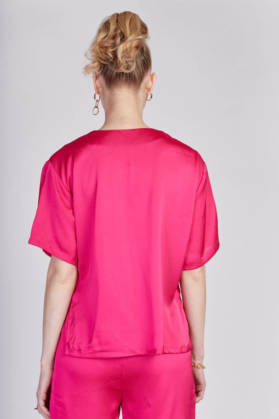 חולצת טורונטו בצבע ורוד פוקסיה - Razili Studio