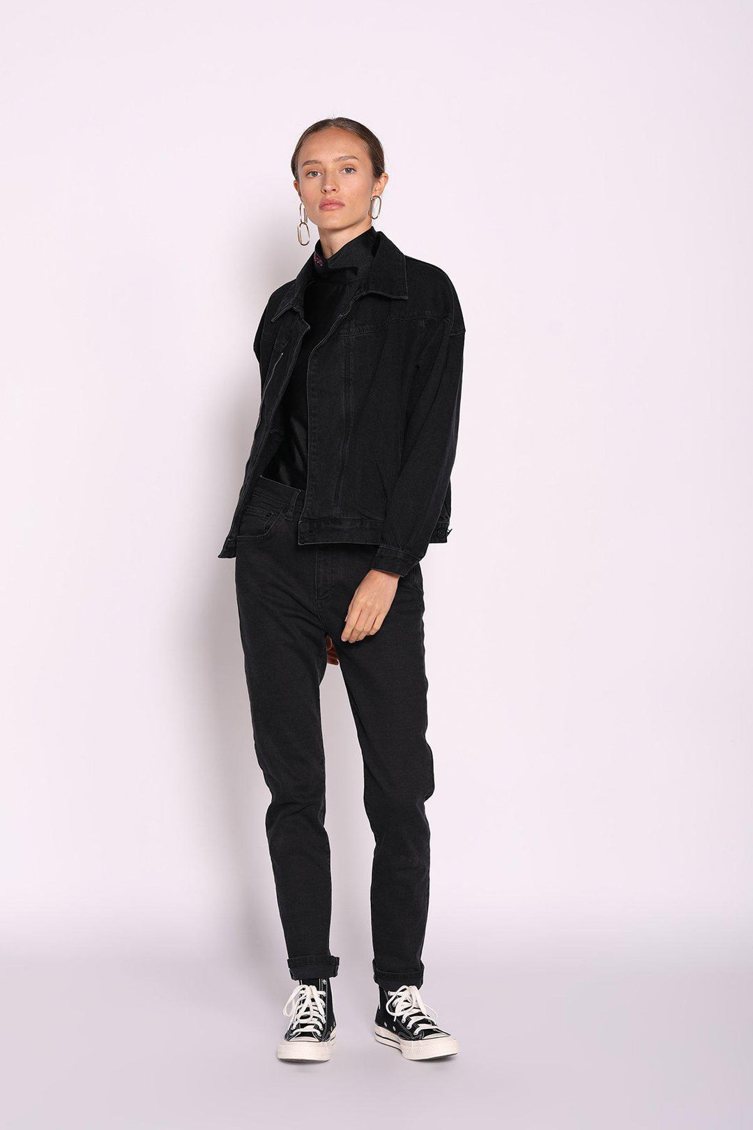 ז׳קט ג׳ינס עם רוכסן בצבע שחור - Razili Studio